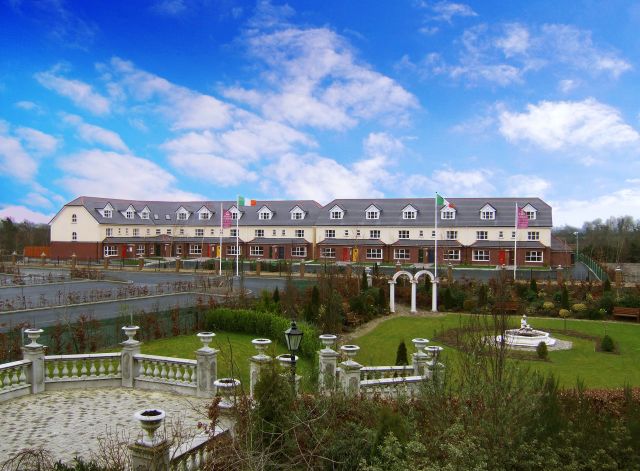 Lodges exterior.jpg Lodges exterior.jpg